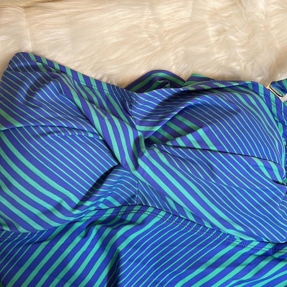 CATALINA Swimsuit Top Plus Size 2X (18W-20W) - Picture 16 of 16